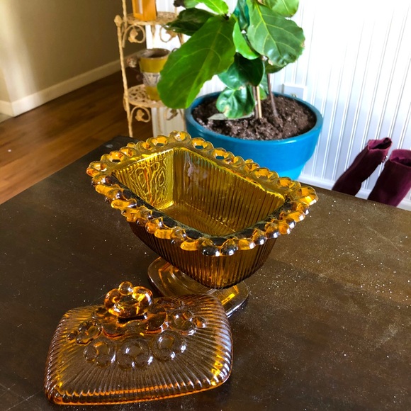 Vintage Amber Indiana Glass Candy Dish with Lid - Picture 8 of 12